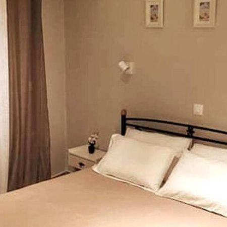 Golden Keys Apatment First Floor Appartement Moraḯtika Buitenkant foto