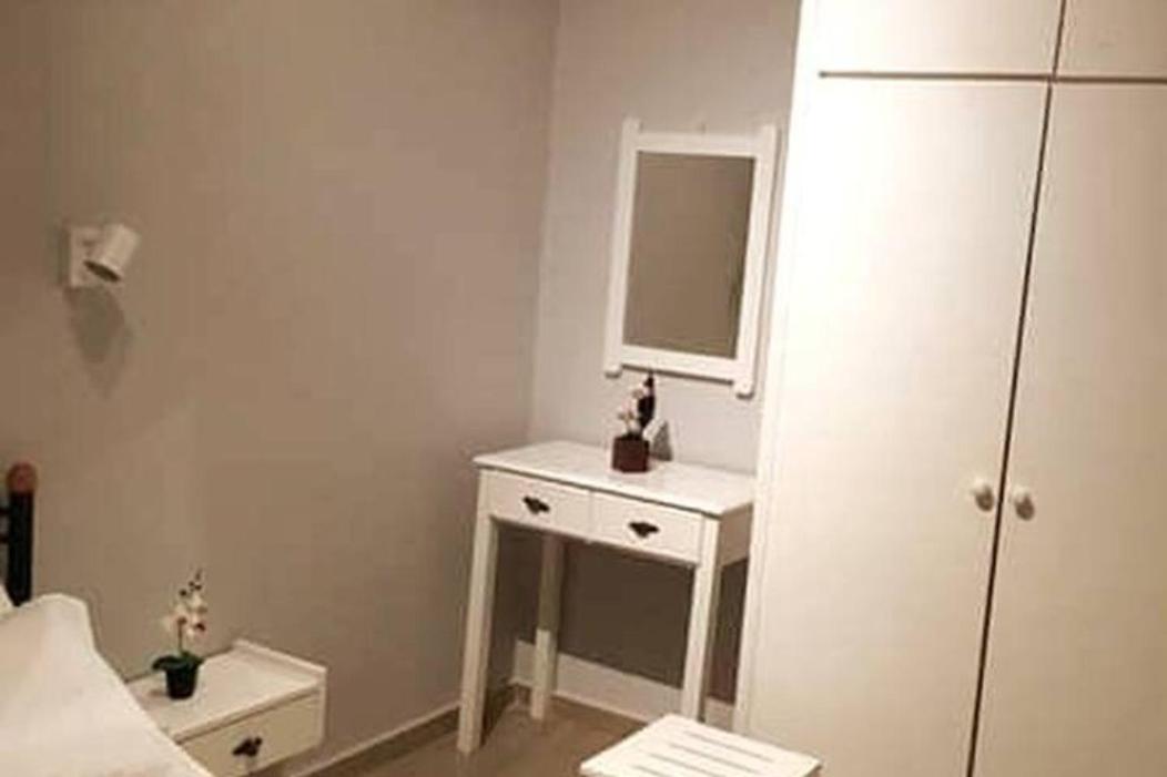 Golden Keys Apatment First Floor Appartement Moraḯtika Buitenkant foto